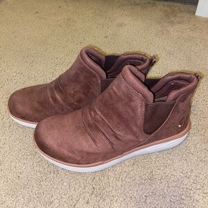 Brand new brown booties!